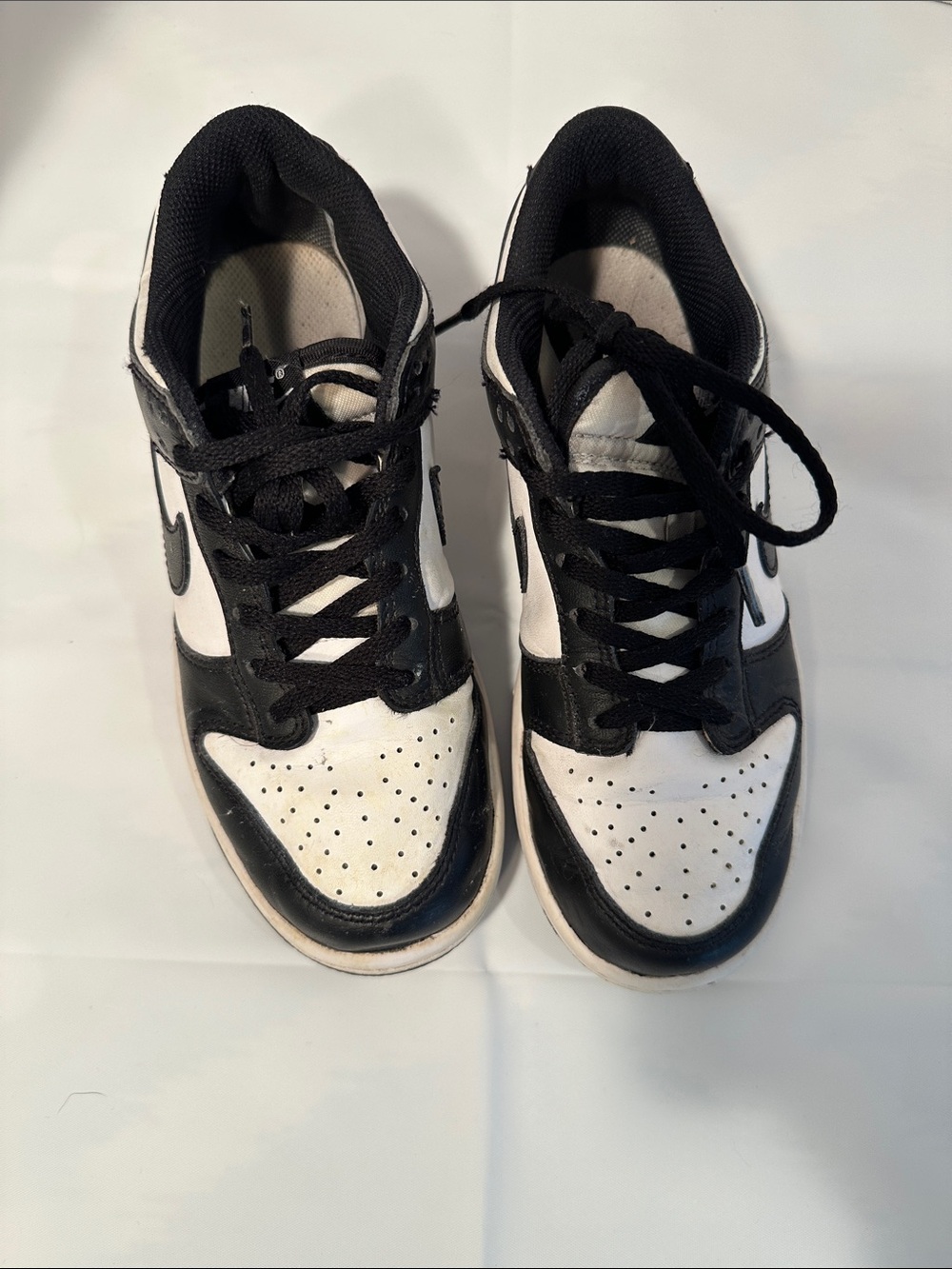 Nike Dunk Low Retro White Black
Panda (PS) Size 4Y (youth) - Picture 15 of 16